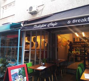 Feslegen Cafe Breakfast Besiktas Merkez Istanbul